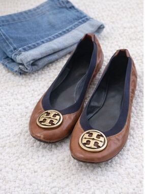 Tory Burch Reva Ballet Flats Brown Leather Gold Logo Medallion Size 7